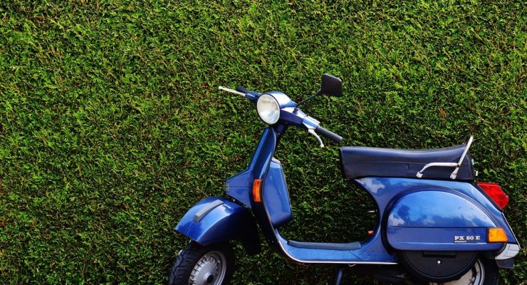 vespa-roller-motor-scooter-cult-159190